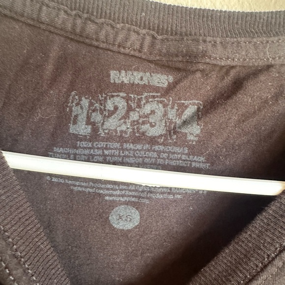 Graphic tee - Picture 2 of 2